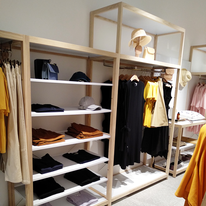 服裝專賣店貨架