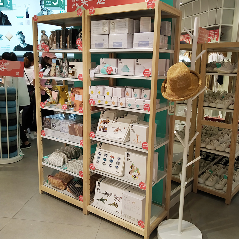 衣物展示貨架