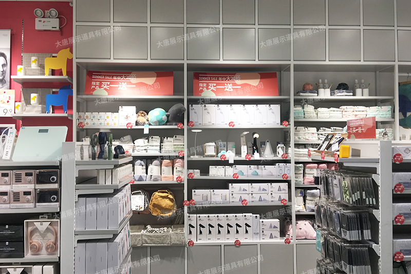 濟南精品店貨架，NOME貨架，諾米陳列架，大唐展示貨架，北歐風貨架，三元店貨架