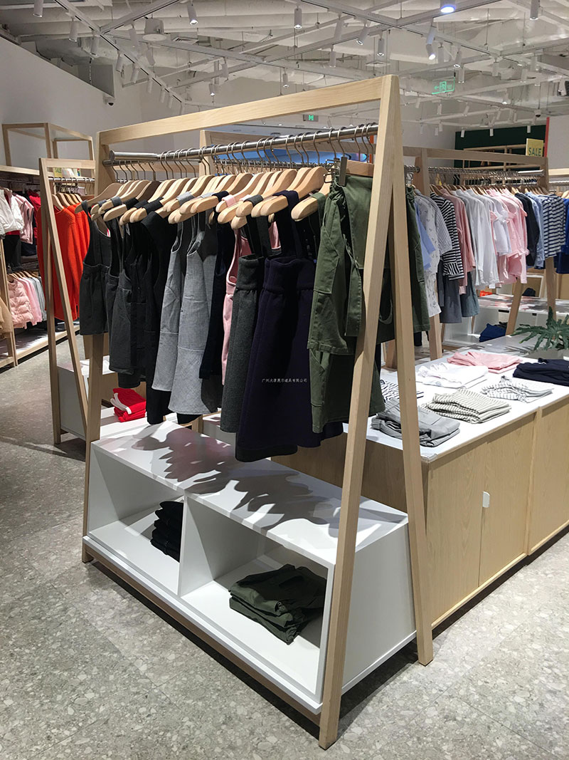 蘿崗小型服裝店貨架