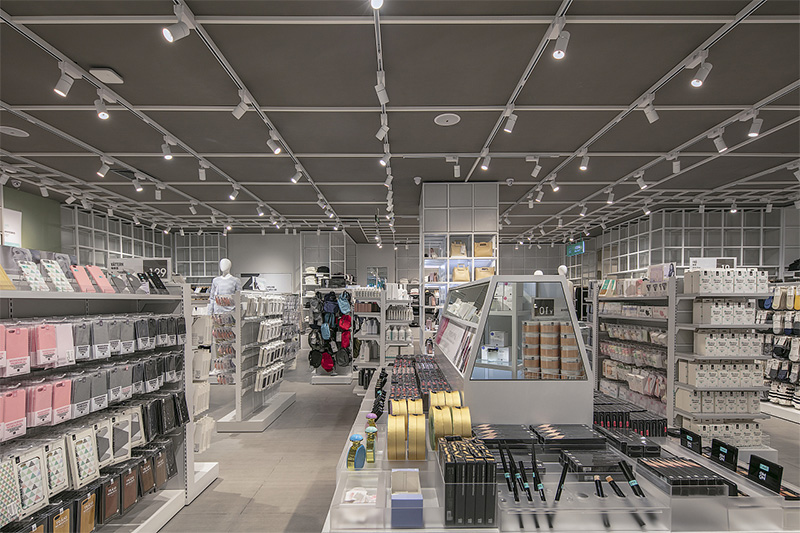 南寧諾米北歐風(fēng)格飾品店展廳效果圖灰白貨架