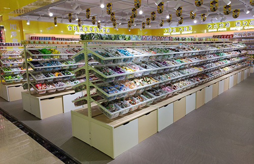蘿崗休閑零食店商品貨架陳列技巧_小食品店貨架_廣州貨架廠