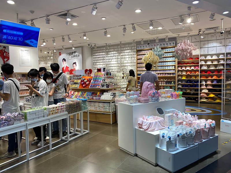伊犁哈薩克優(yōu)品展示架,定制精品貨架展示架,百貨精品貨架