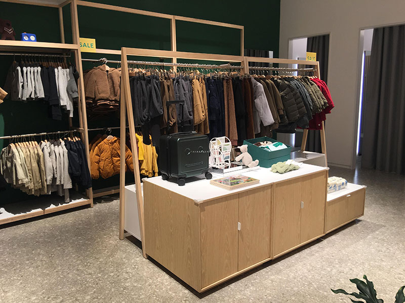 蘿崗小型服裝店貨架