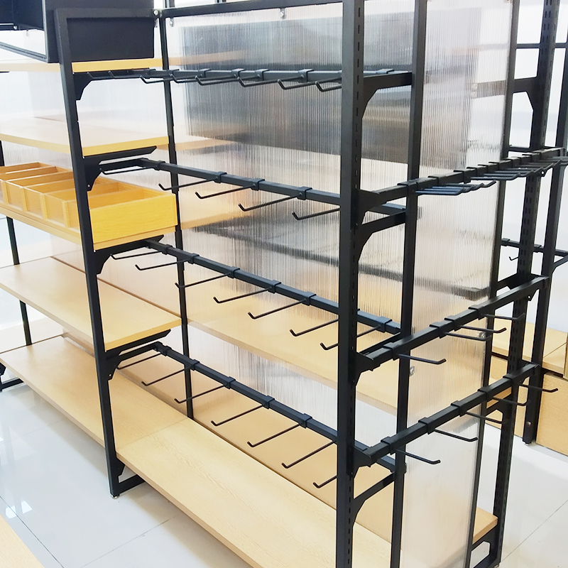山西名創(chuàng)貨架展示