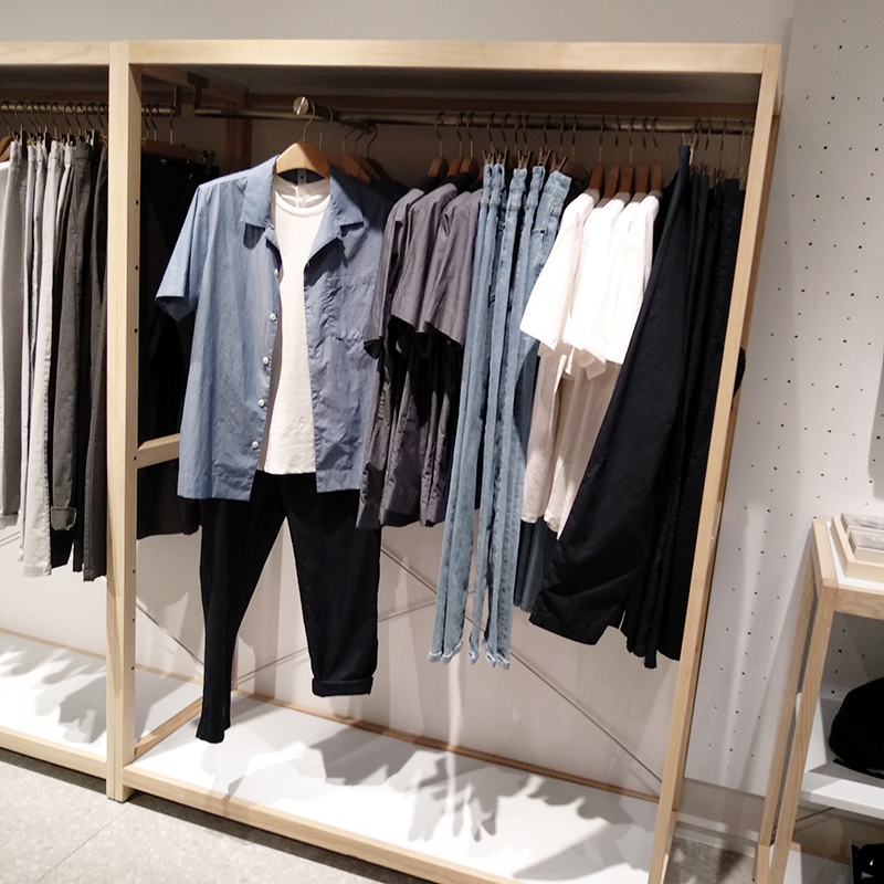 湖北服裝店精品貨架